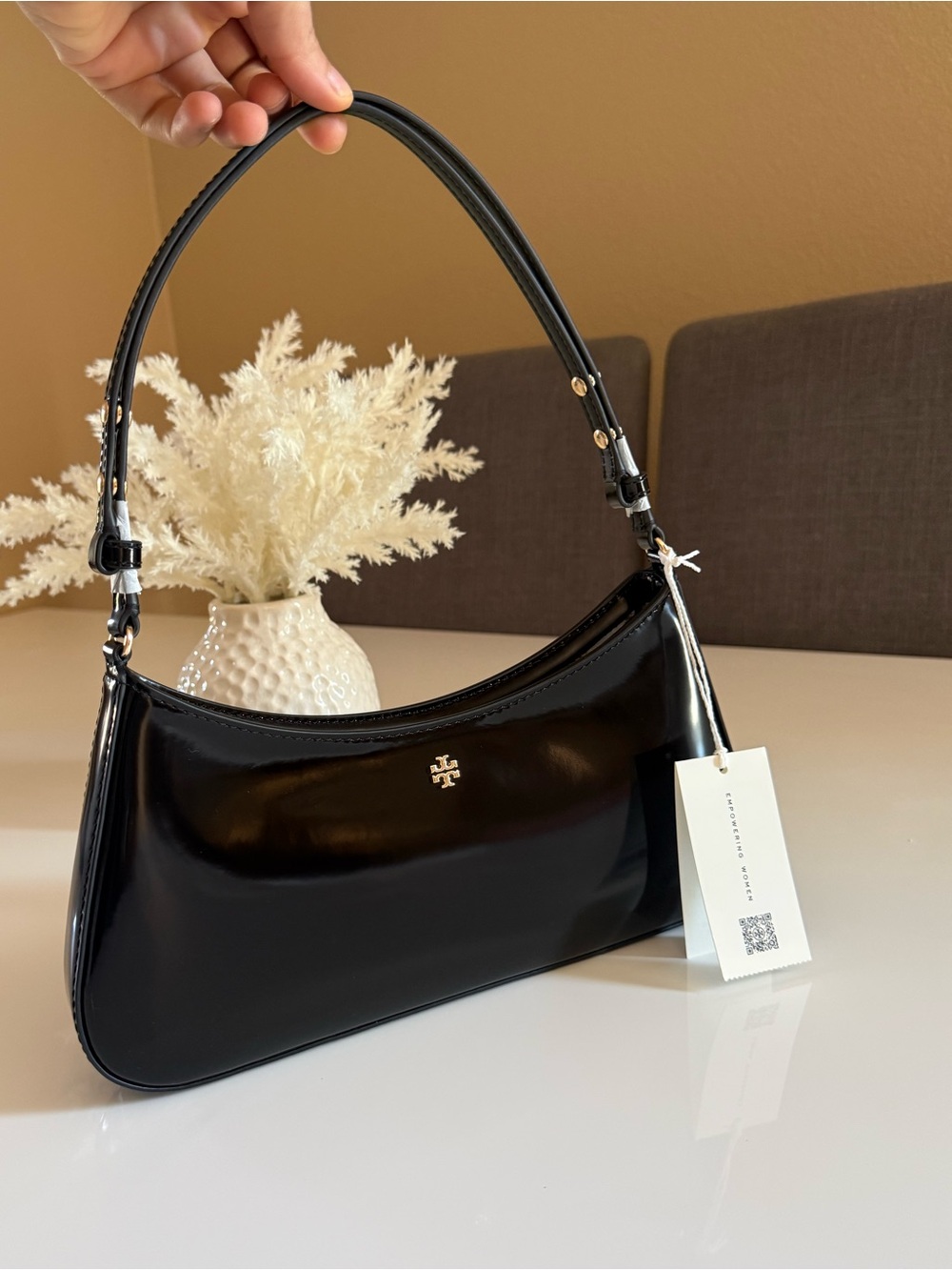 NWT , tory burch Emerson smooth shoulder bag black leather